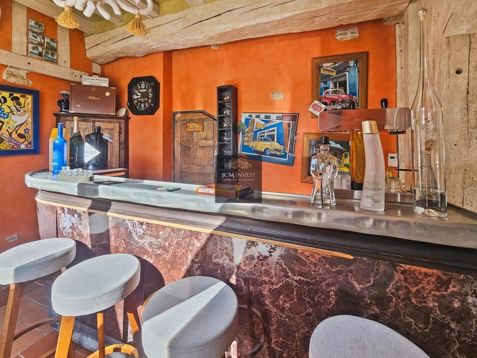 Lounge or bar