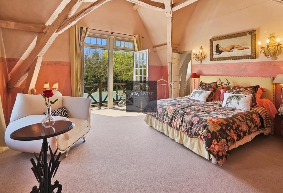 Bedroom, heating, storage, towels