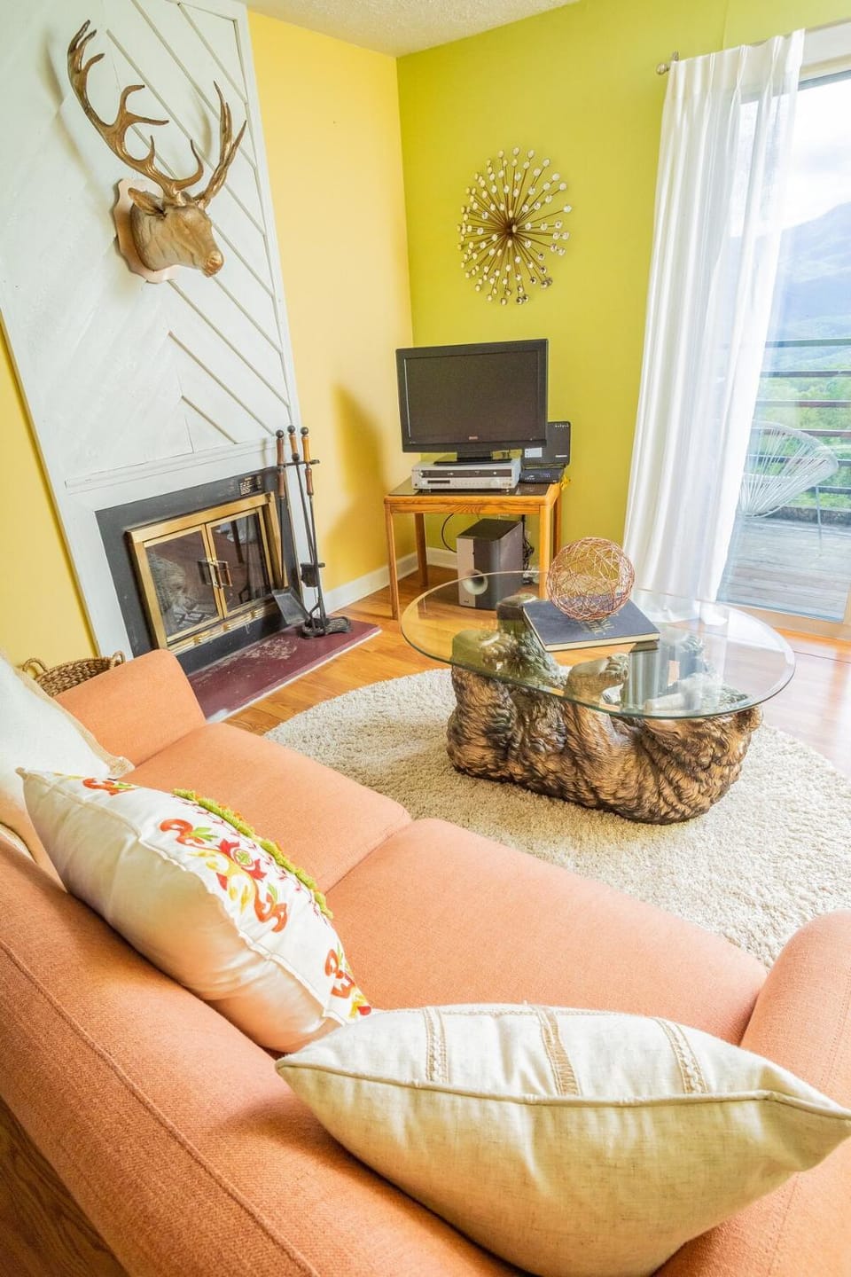 TV and multimedia, Living room, Decorative detail