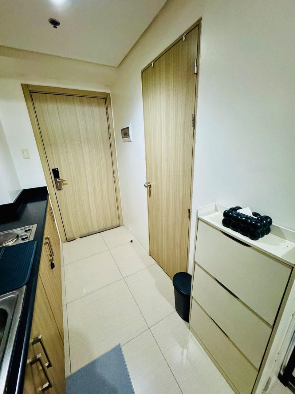 Homey Vibes in the Heart of Pasay at 11th! Apartment in Pasay