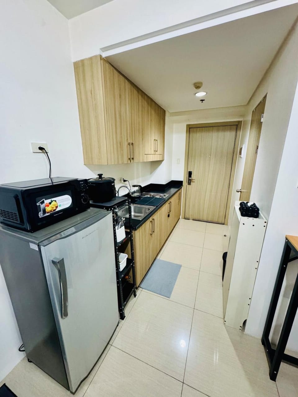 Homey Vibes in the Heart of Pasay at 11th! Apartment in Pasay