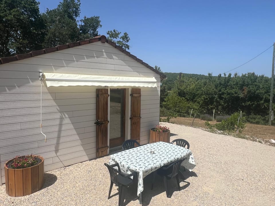 Patio, Dining area, Garden view