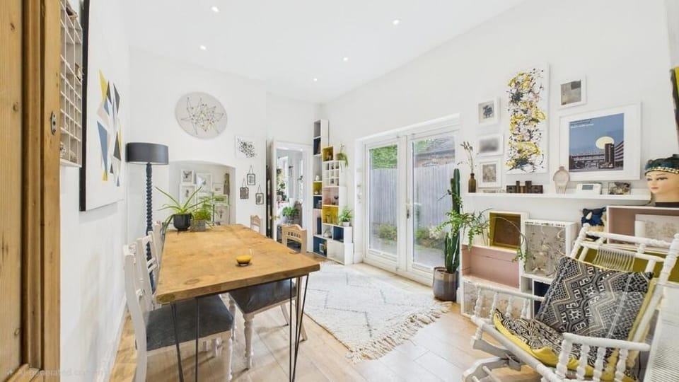 Large Boldmere 3BR Home with Parking Ideal for Families, Contractors & Groups House in The Royal Town of Sutton Coldfield