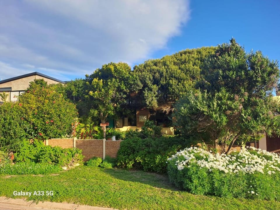65 Rowweklip Bed and Breakfast in Western Cape