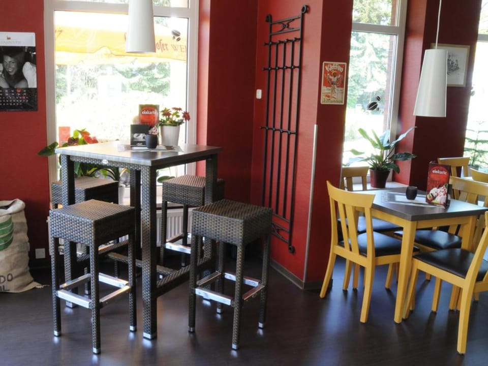 Restaurant/places to eat, On site