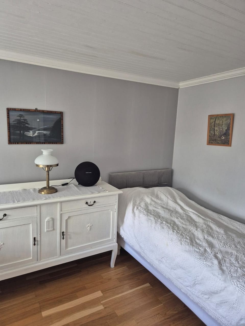 Vedmyrastugan House in Sweden