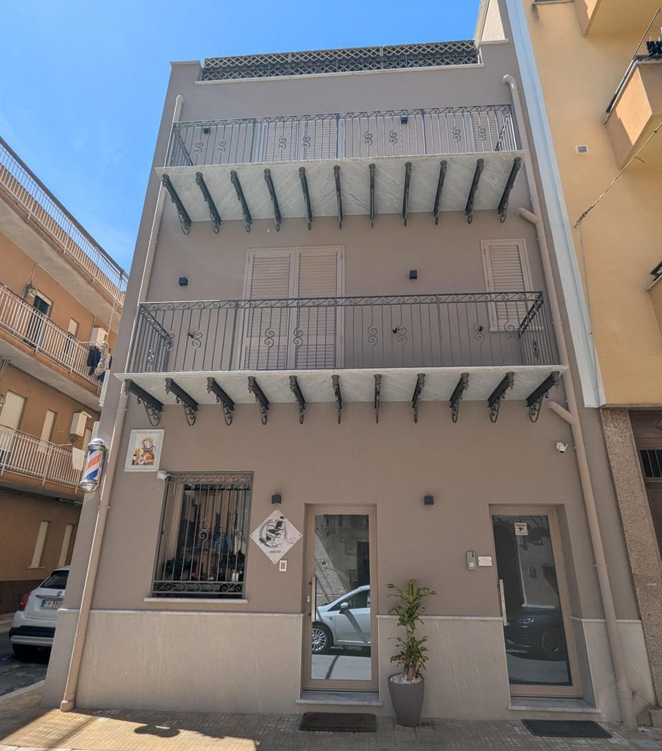 Property building, Balcony/Terrace