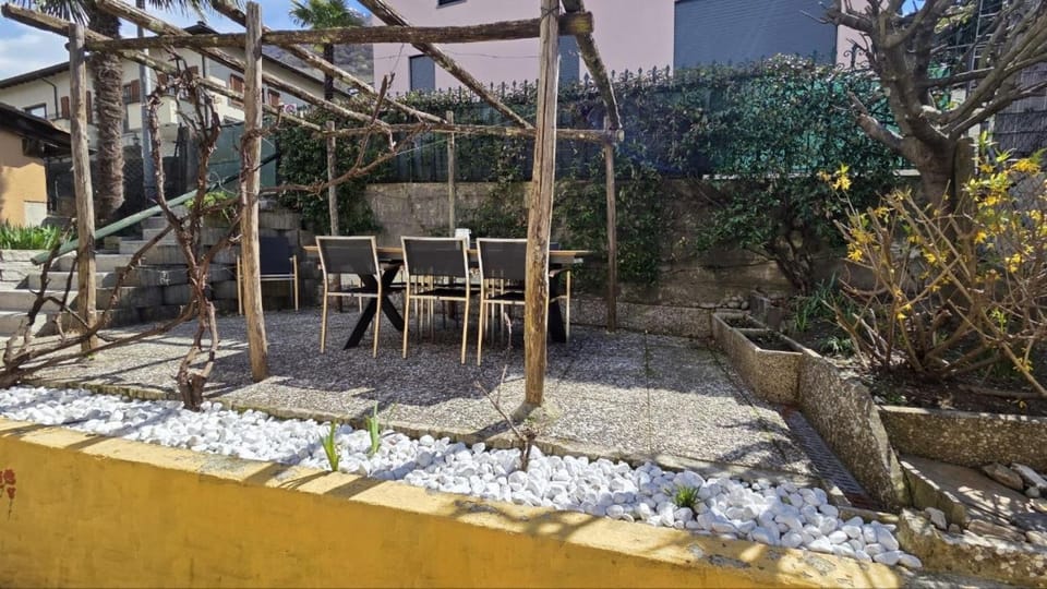 Day, Garden