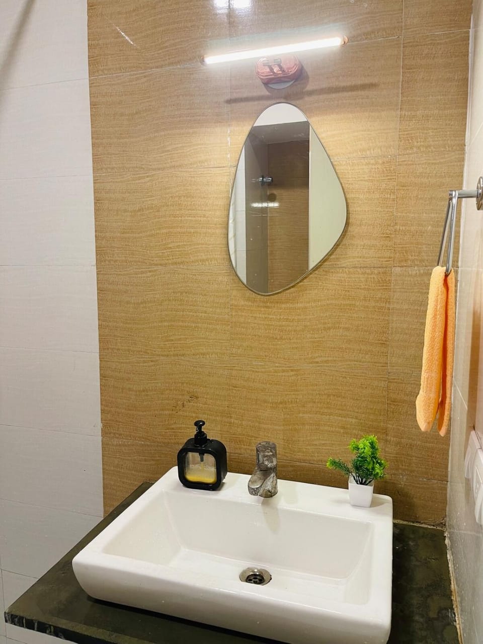 Xanadu cozy studio near Airport CC2 couple friendly Apartment in Kolkata