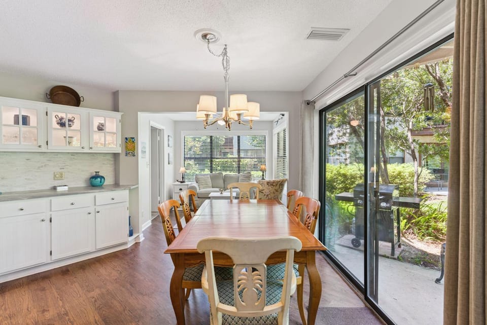Harbour Oaks, Unit 419 House in Demere Park