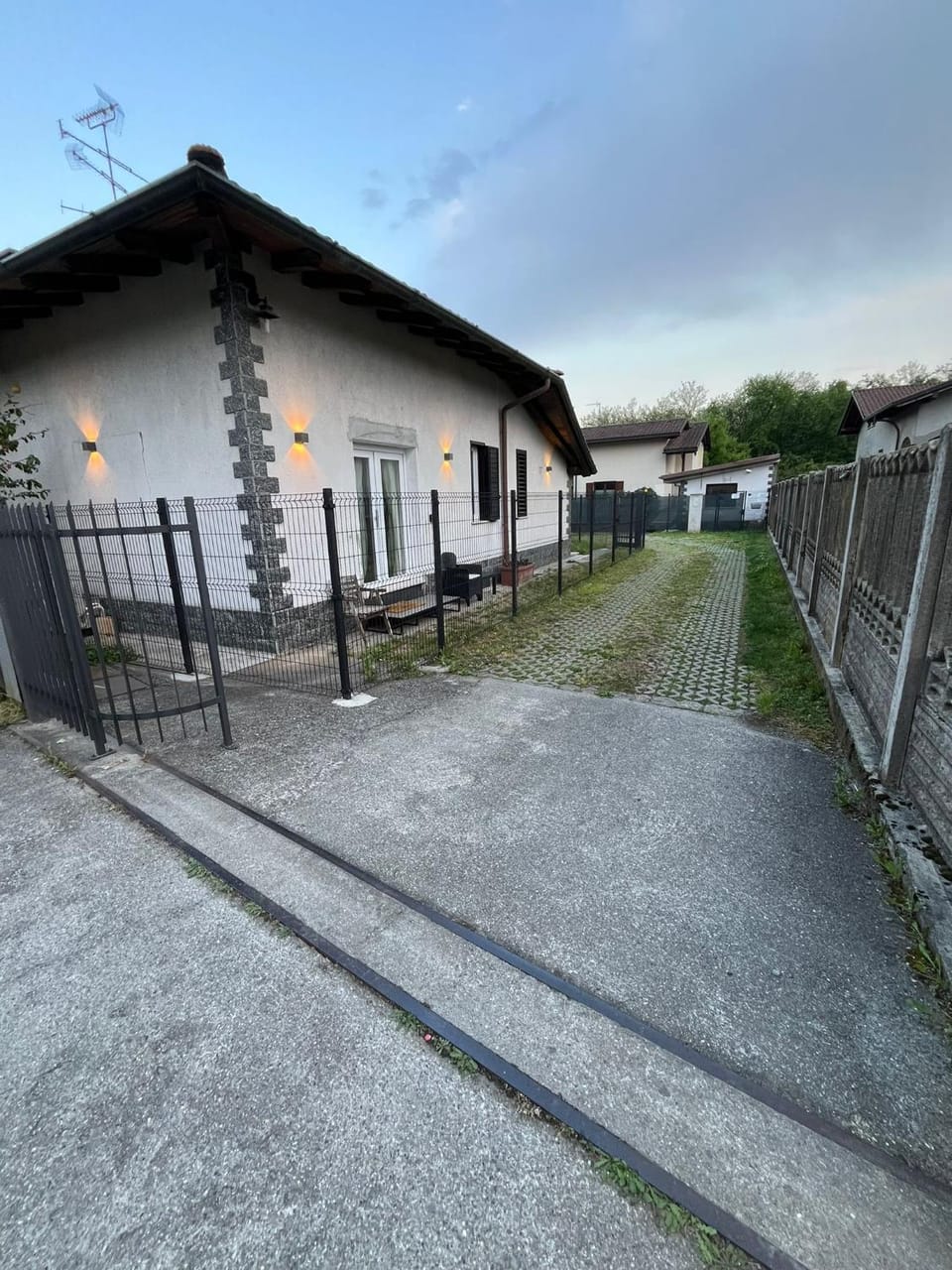 Property building, Street view