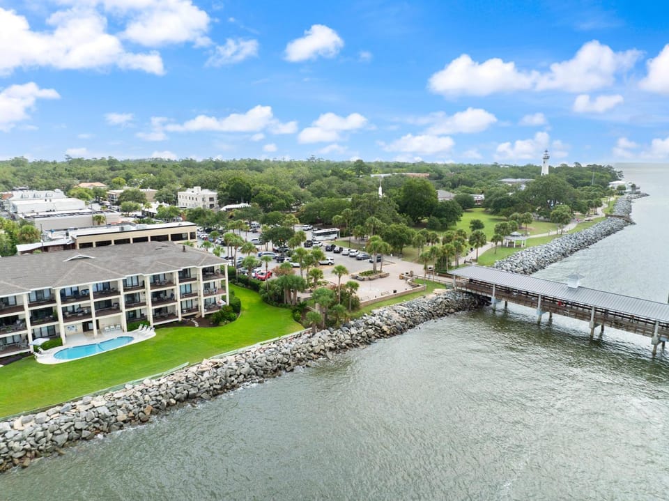 King City Gem at Pier Pointe - 100 Floyd Street, Unit 203 House in Saint Simons Island