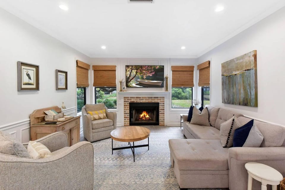 Harbour Oaks, Unit 413 House in Demere Park