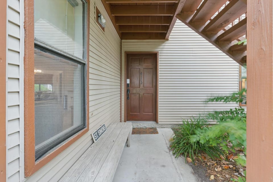 Harbour Oaks, Unit 413 House in Demere Park