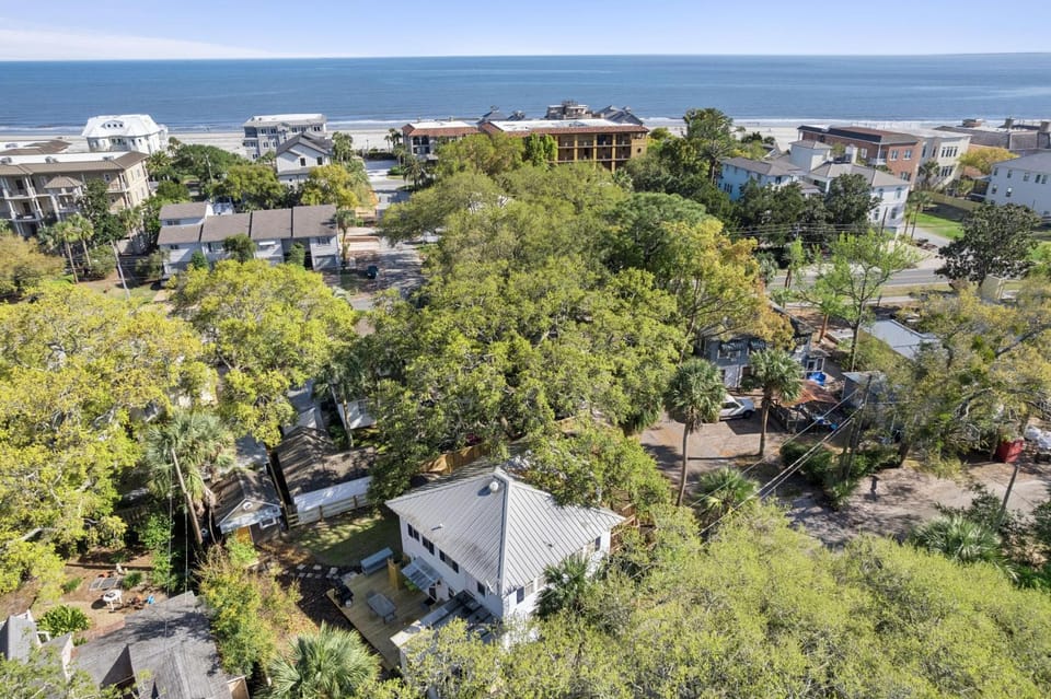 The Salty Goose - 420 Third Street House in Saint Simons Island