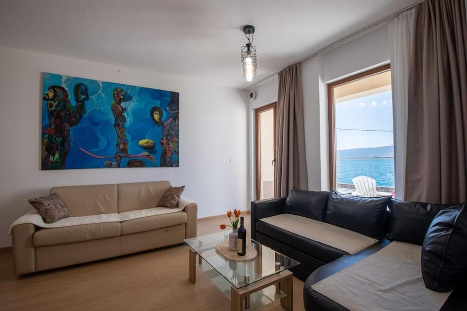 Opatovo Seaside Lux Apartment -10m from the Beach Apartment in Kotor Municipality