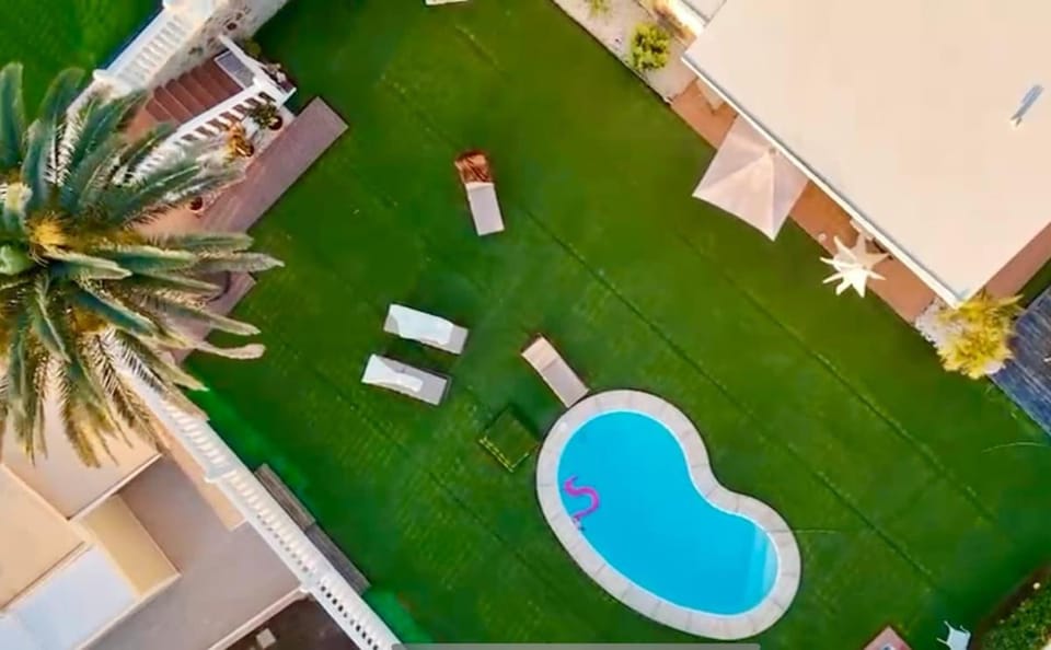 Patio, Bird's eye view, Garden view, Pool view, Swimming pool, sunbed
