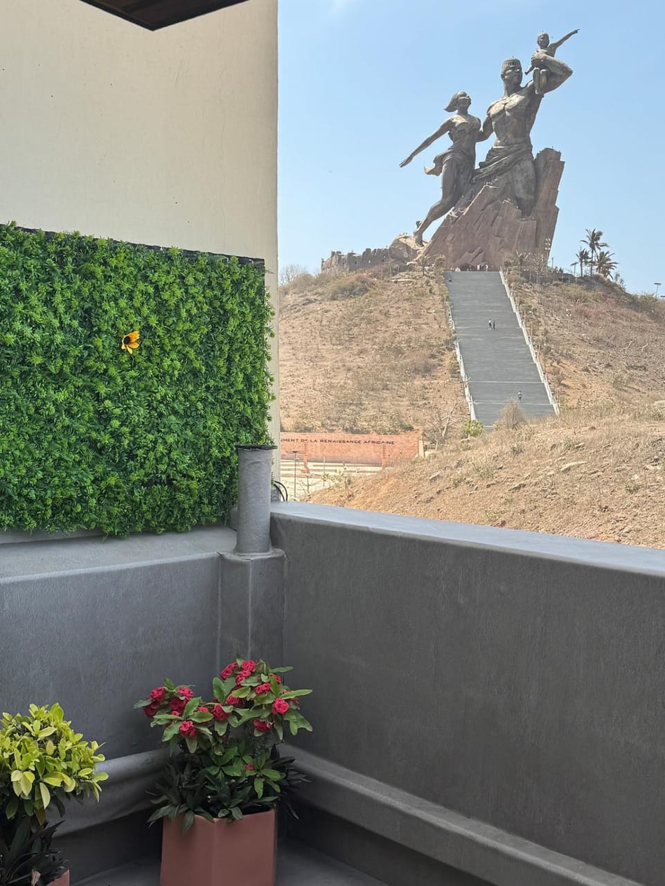 F2 - T2 Vue Monument Renaissance Dakar avec Terrasse pergola Apartment in Dakar