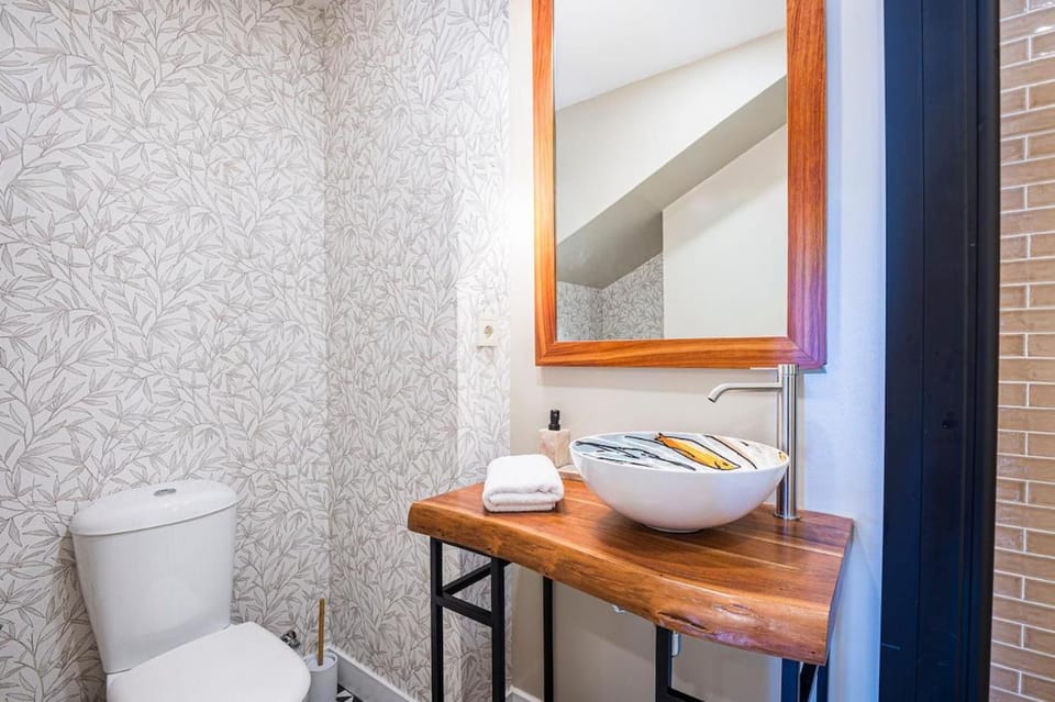 Renovated apartment in Sitges Centre, Beach and train 3 minutes away Apartment in Sitges