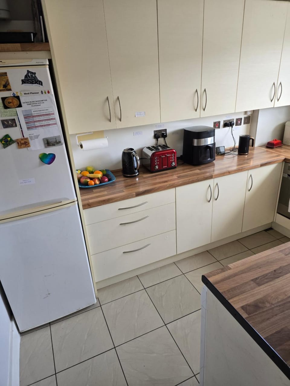 The Urban Nest - cozy shared room, in south west London Vacation rental in London Borough of Richmond upon Thames