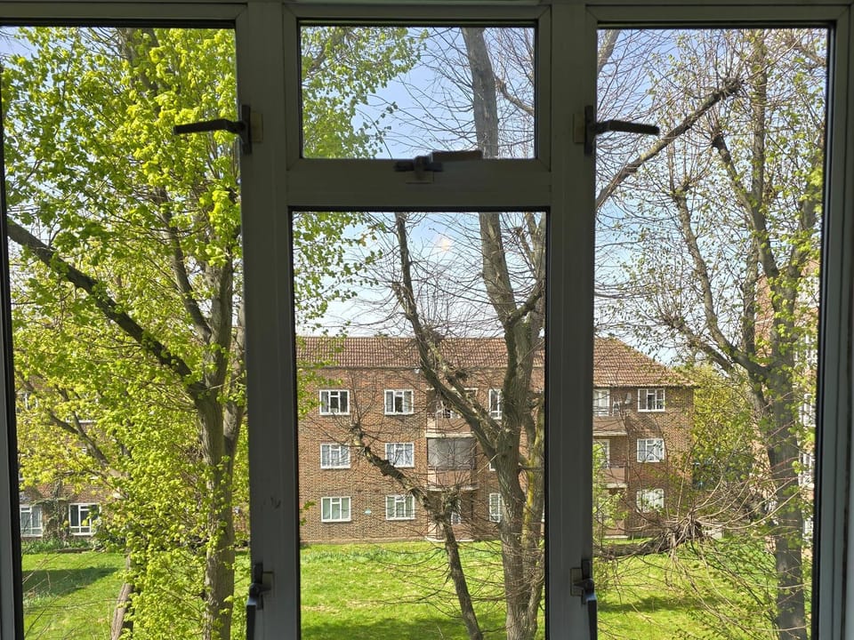 The Urban Nest - cozy shared room, in south west London Vacation rental in London Borough of Richmond upon Thames