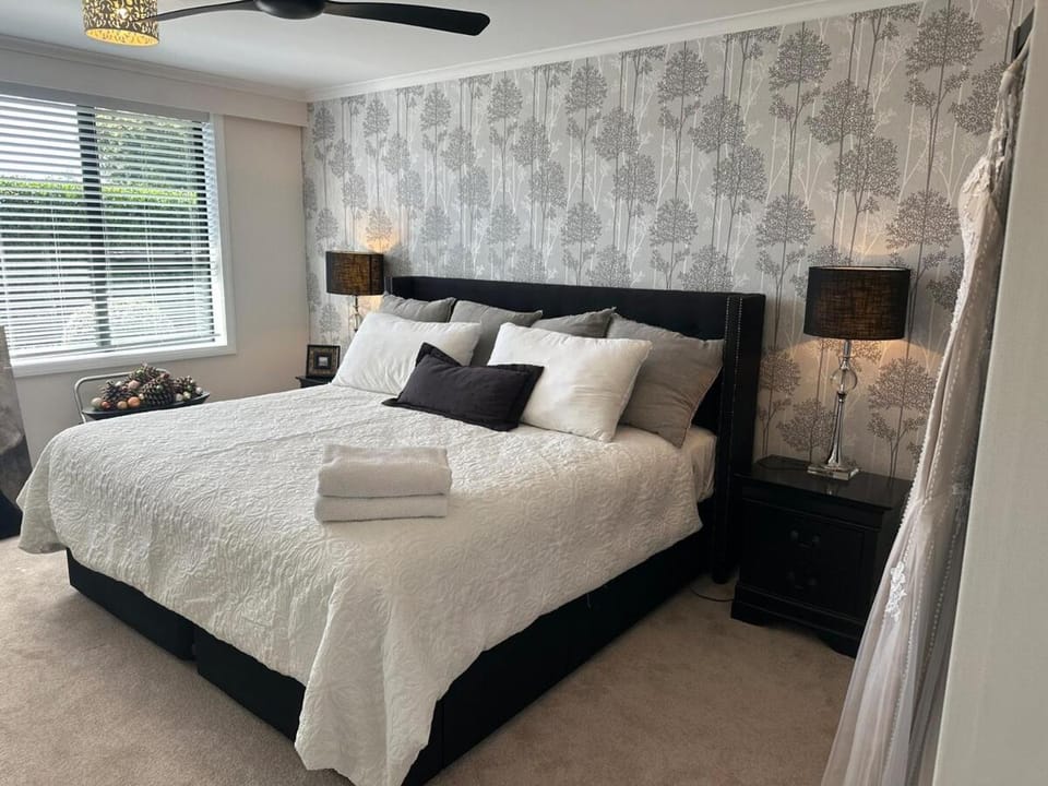Farmhouse Luxury Villa in Cambridge