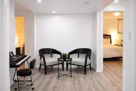 Stunning 2-Bed Room 1 - Bed Room Gem for rent in Scarborough, Near to Downtown Toronto Bed and Breakfast in Toronto