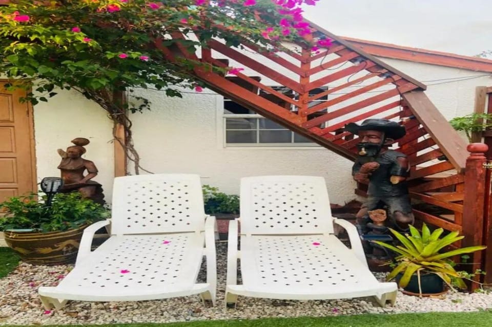 Sky Caribbean Garden - Bird Nest Apartment in Savaneta