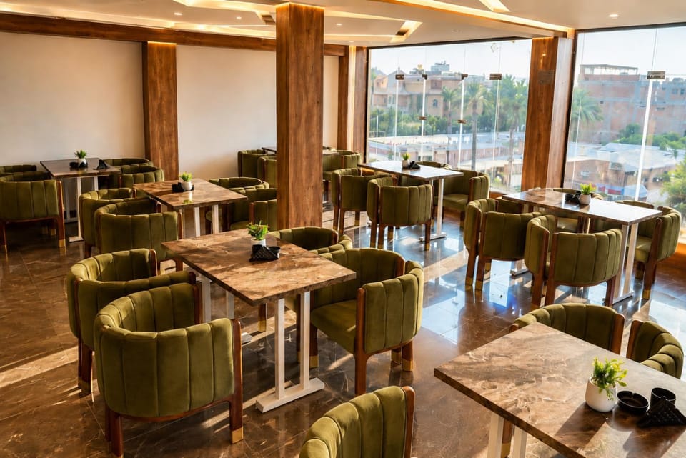 Restaurant/places to eat, Living room, Banquet/Function facilities, Seating area
