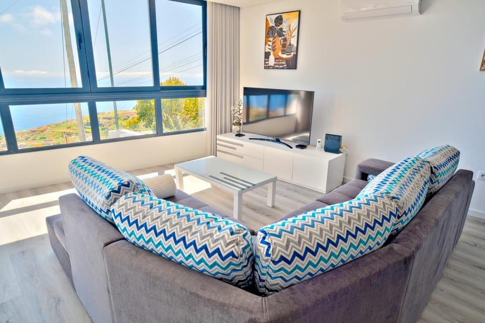 Natural landscape, TV and multimedia, Living room, Photo of the whole room, Seating area, Bedroom, air conditioner