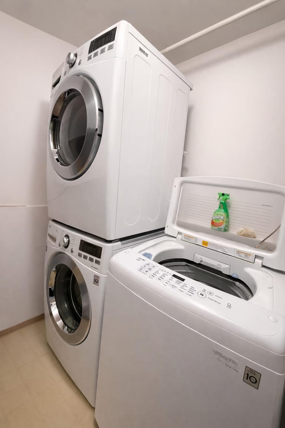 Private Suite in a Friendly Shared Home Bed and Breakfast in Vancouver