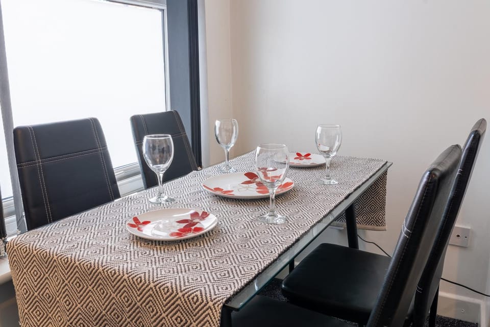 Spacious 1BDR - Monthly Discounts - Fast Wifi - Balsall Heath Apartment in Birmingham