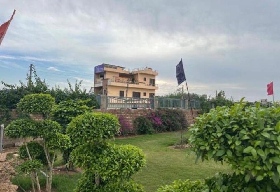 Army cuisine Dine in and LUXURY NIGHTLY STAY Kurali Punjab Bed and Breakfast in Punjab, India