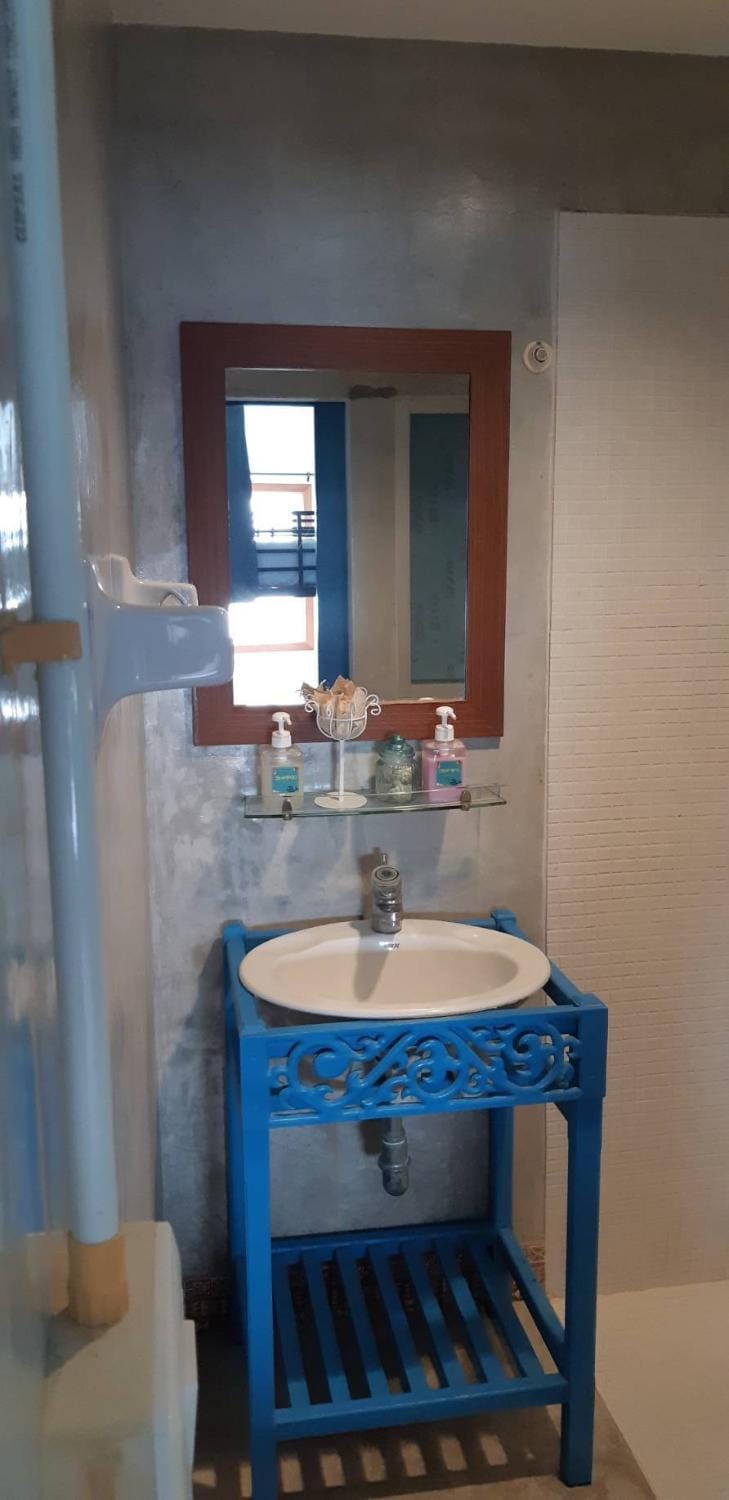 Klai Hat Inn Bed and Breakfast in Nong Kae