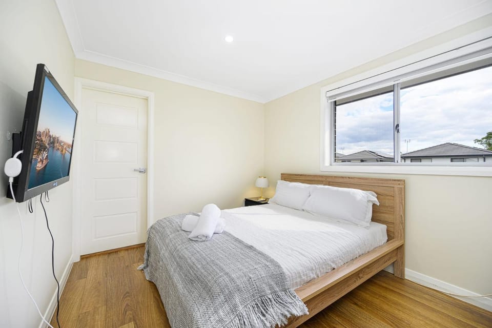 Cozy Studio Steps from Tallawong Metro Station Apartment in Sydney