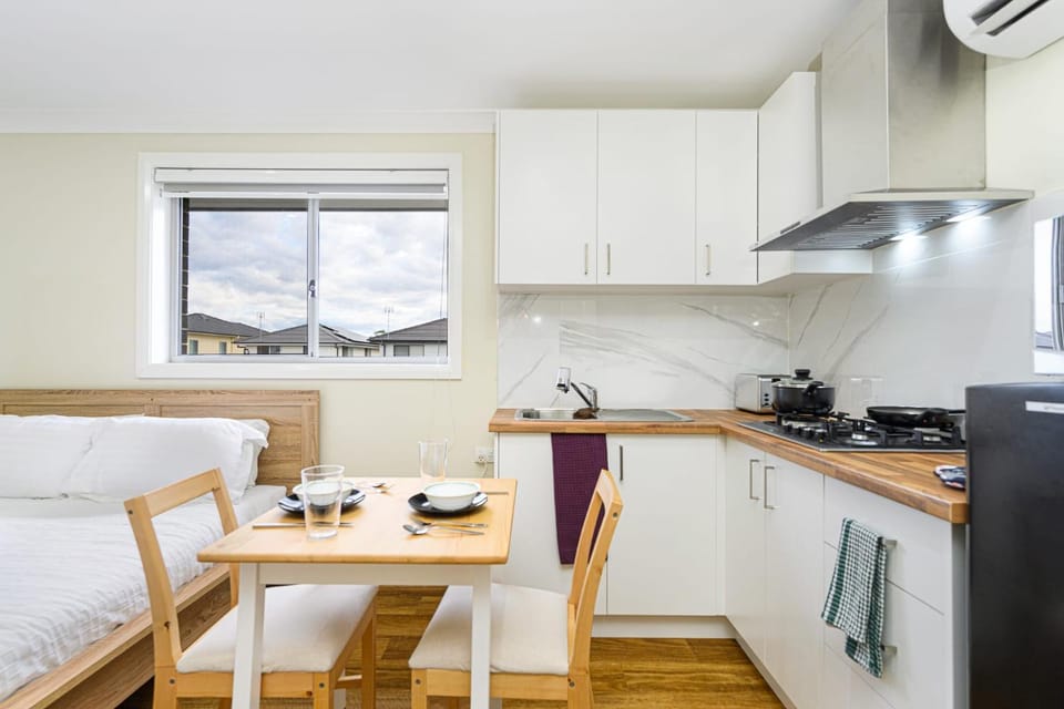 Cozy Studio Steps from Tallawong Metro Station Apartment in Sydney