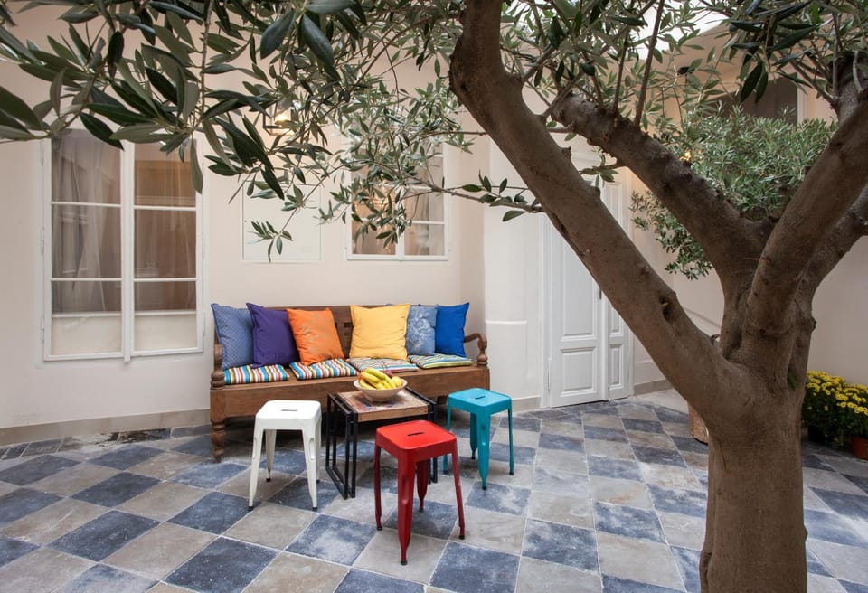 Patio, Facade/entrance