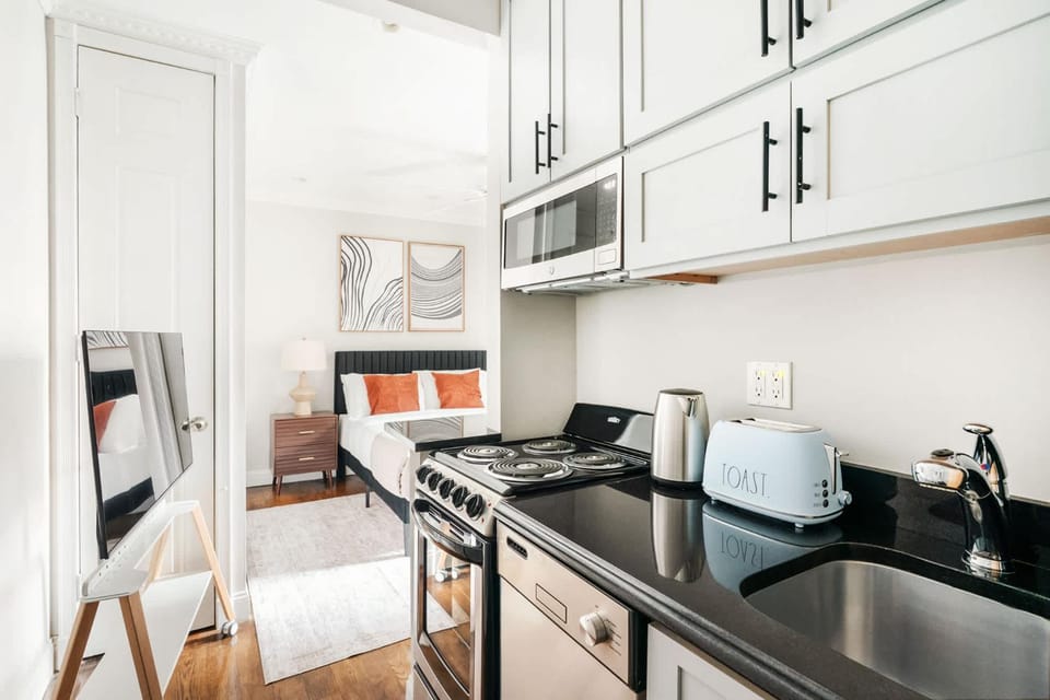 234 Mott-9 Prime Soho Cozy New Studio WD In-unit Apartment in Lower Manhattan