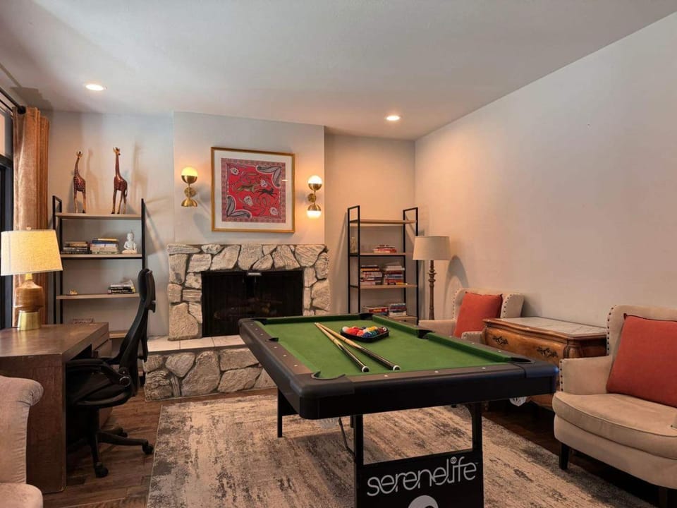 Marbella Lane - 3BR Penthouse Suite with Parking House in Brisbane