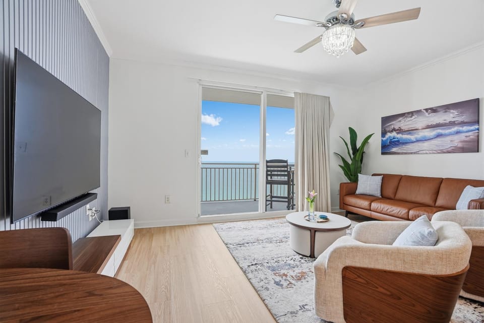 Splash Resort, 16th floor, Oceanfront, 1BR Sleeps 6, Lazy River & Water Park Apartment in Panama City Beach