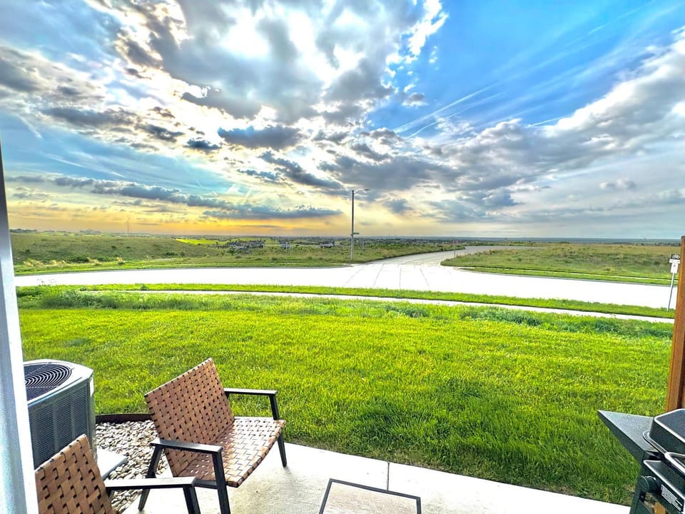 K-State Townhome at Colbert Hills with Hilltop Views Apartment in Manhattan