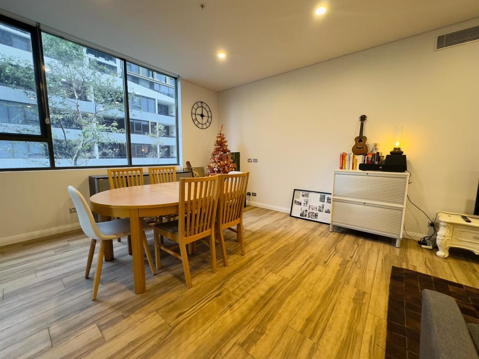 Mascot Spacious 3B2B Apt near Airport with Parking Apartment in Mascot
