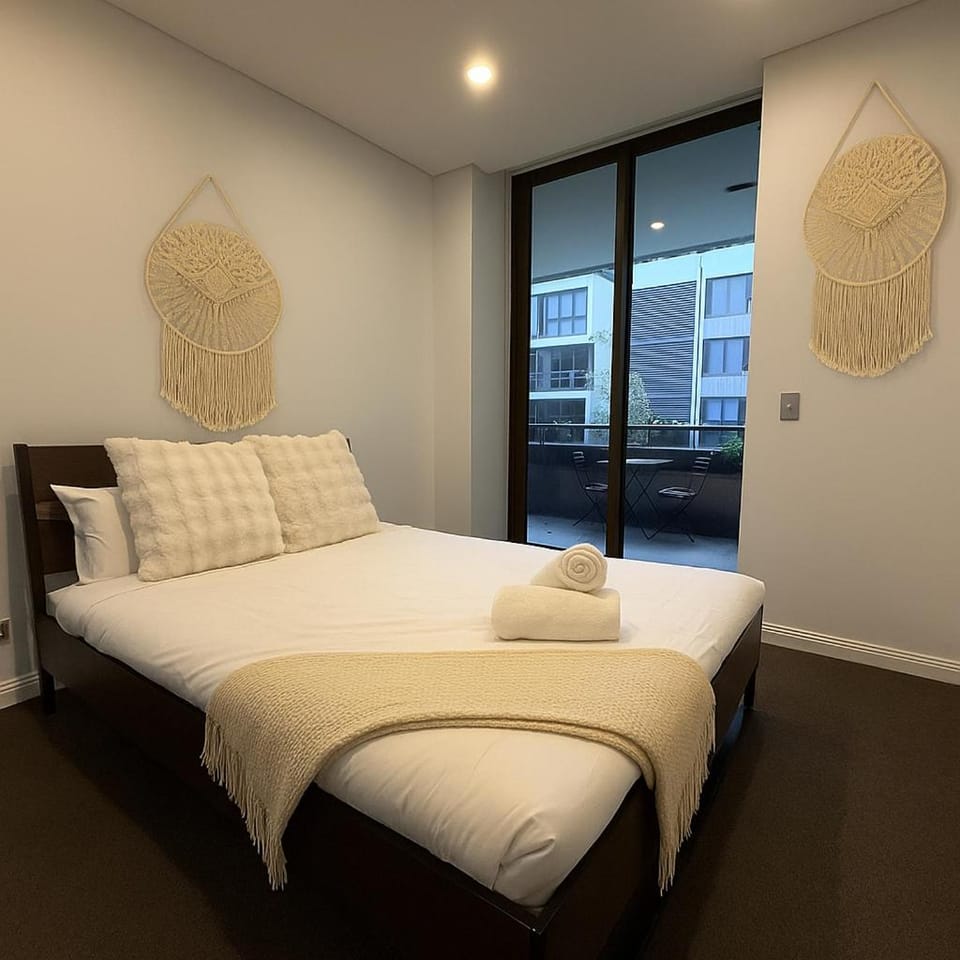 Mascot Spacious 3B2B Apt near Airport with Parking Apartment in Mascot