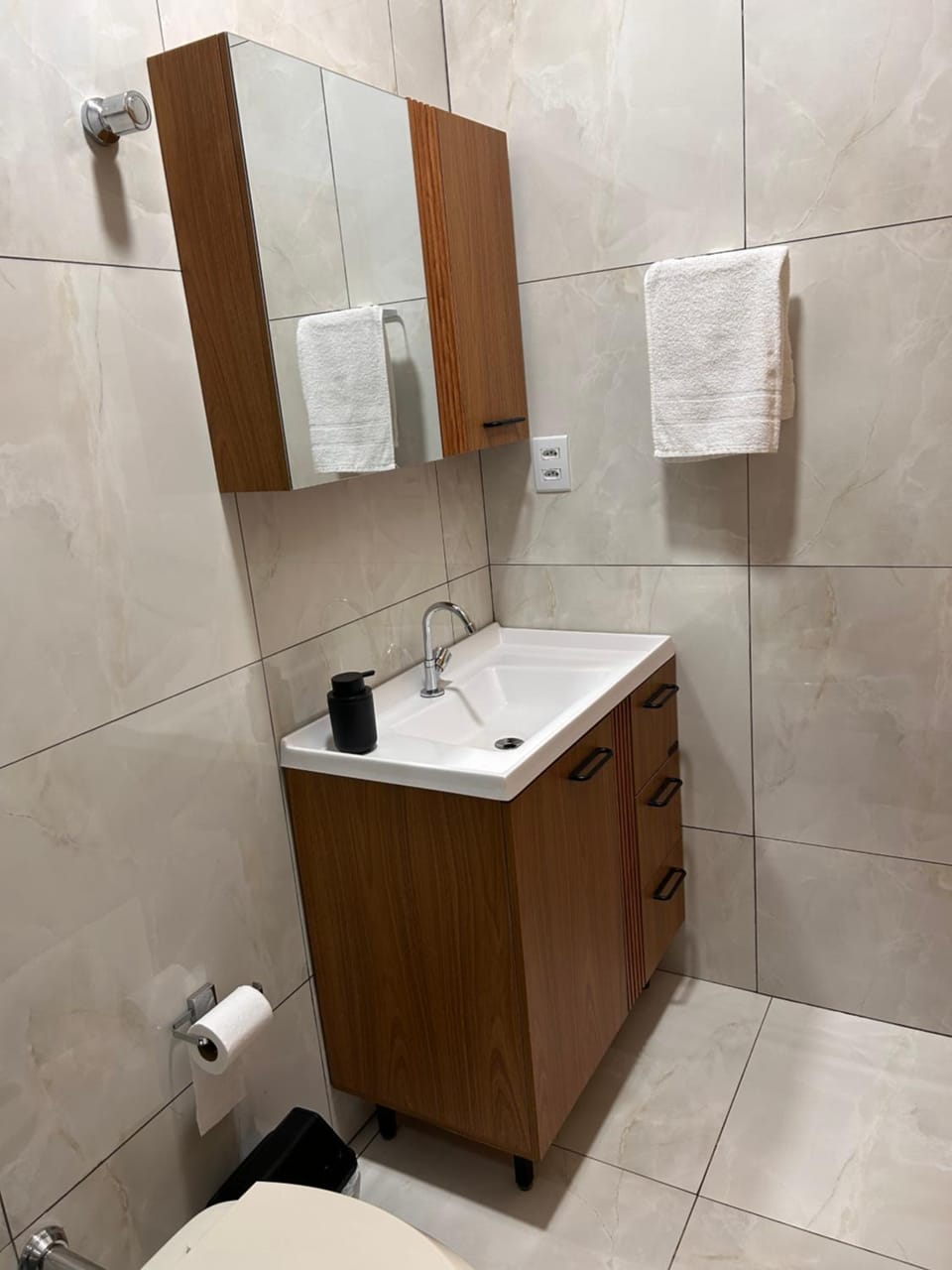 Toilet, Bathroom, towels