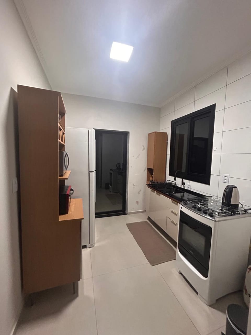 TV and multimedia, Kitchen or kitchenette, oven, stove