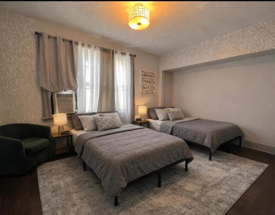Only 10 Minutes From METLIFE FIFA House in Fairview