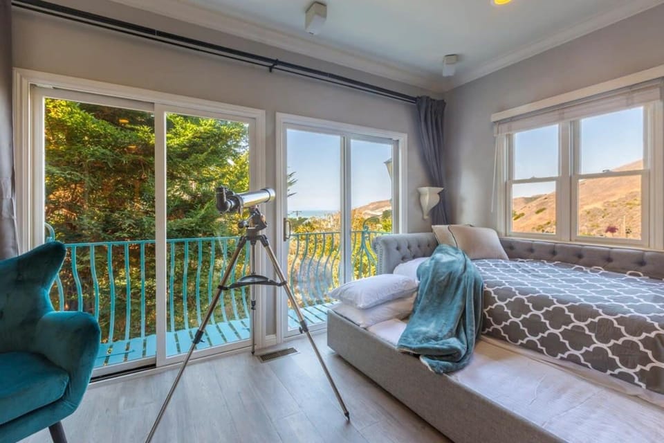 Marbella Lane - Knoll Top Property with HotTub Villa in Pacifica