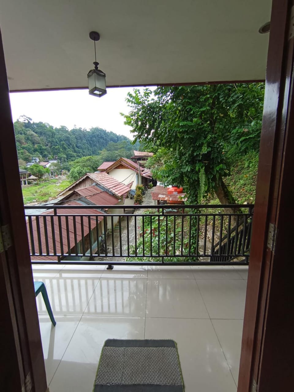 Monkey Business Tours & Accommodation Bed and Breakfast in Indonesia