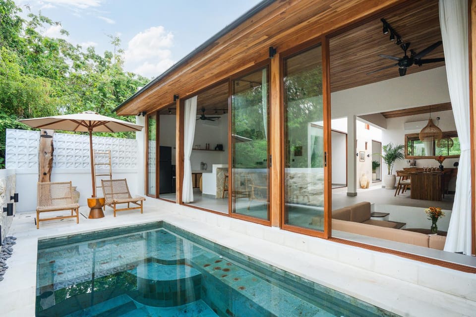 Day, Natural landscape, Pool view, Swimming pool, sunbed