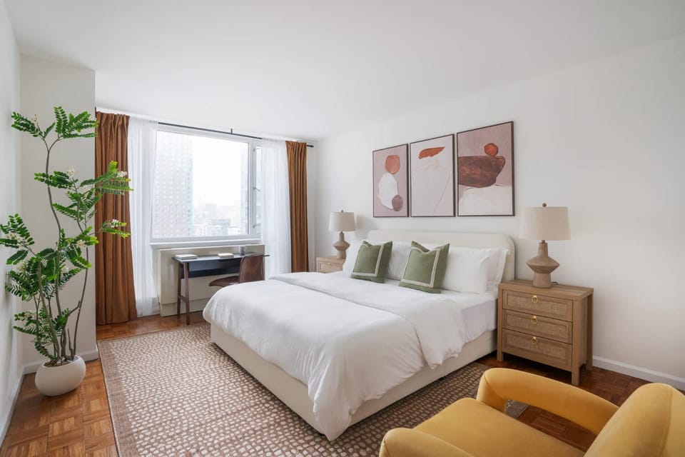 43-20A Newly furnished 1BR- full service Doorman laundry Gym Business Center Apartment in Midtown